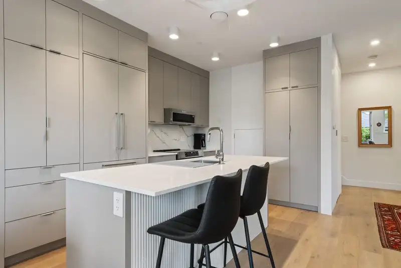 1960 SEMLIN DRIVE - photo 4 of 37