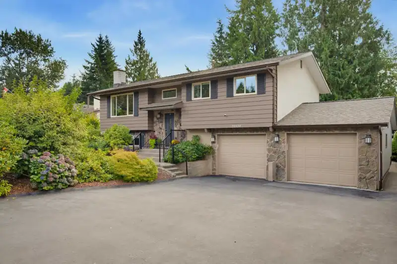 20424 43A AVENUE - photo 1 of 39