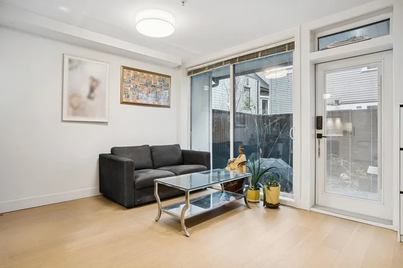 721 E 26TH AVENUE - photo 4 of 17