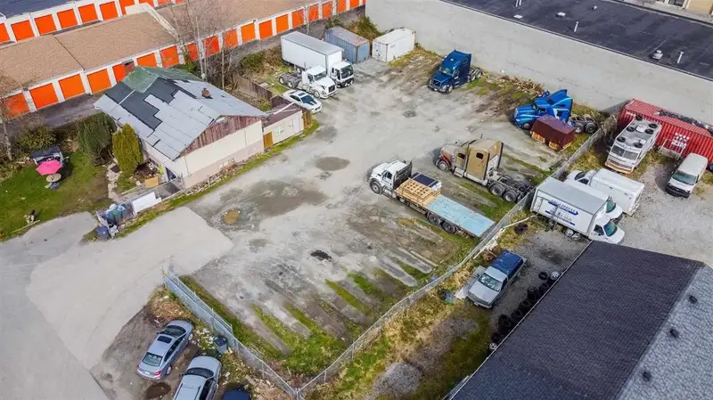 8626 120A STREET - photo 3 of 13