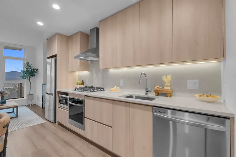 1501 10750 135A STREET - photo 4 of 25