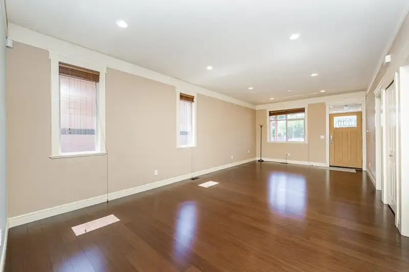 1216 NANAIMO STREET - photo 3 of 29