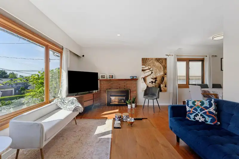 430 W KINGS ROAD - photo 4 of 35