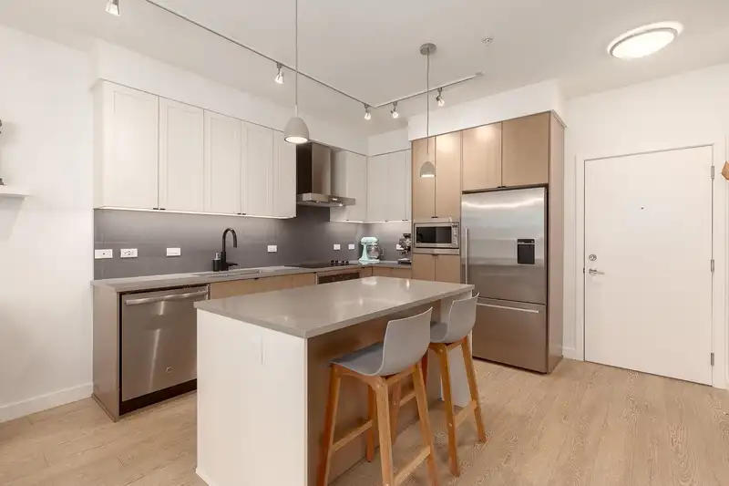 101 3205 MOUNTAIN HIGHWAY - photo 2 of 25