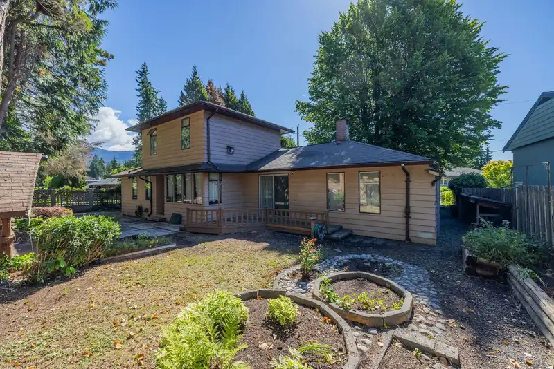 2495 LAURALYNN DRIVE - photo 1 of 40