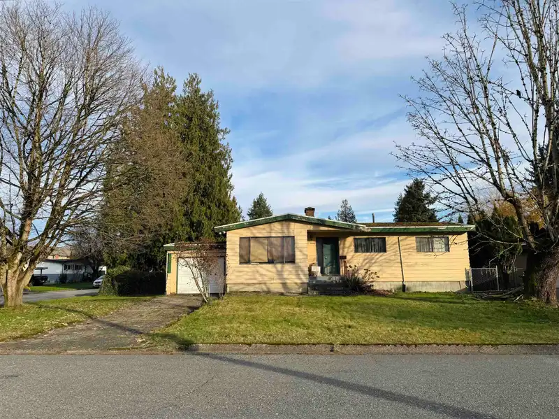 8940 VINES STREET - photo 1 of 2