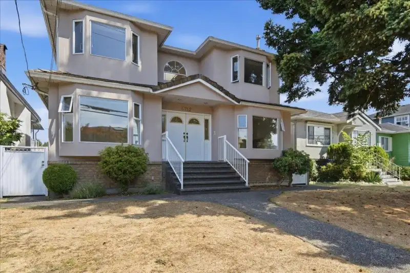 6212 VIVIAN STREET - photo 1 of 40