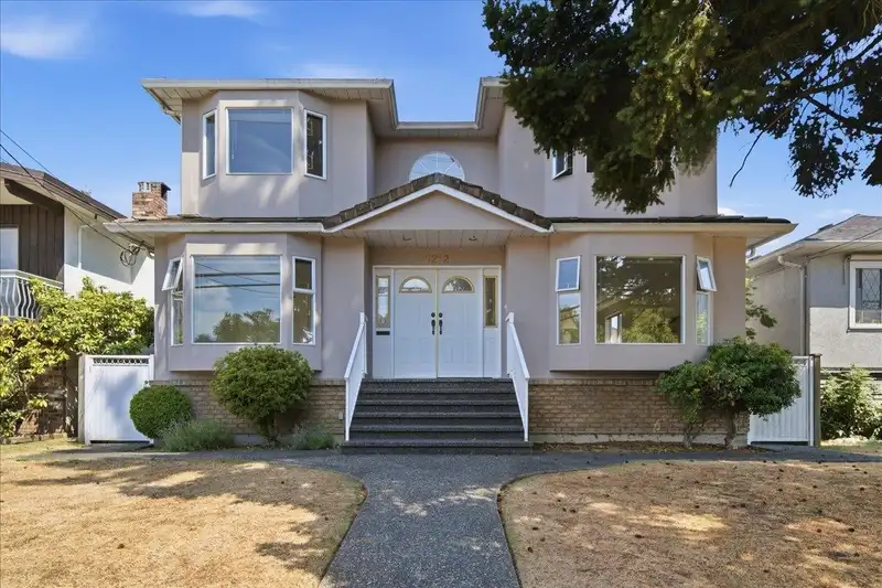 6212 VIVIAN STREET - photo 2 of 40