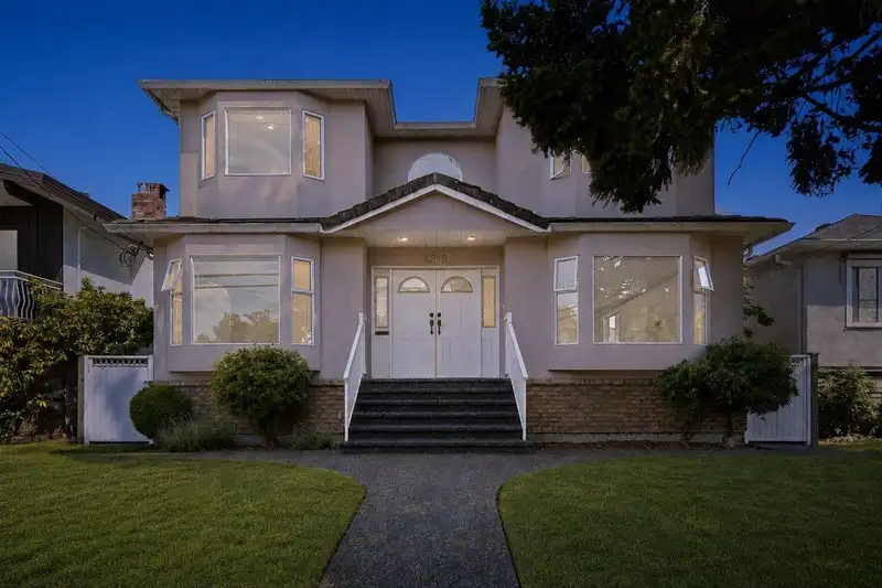 6212 VIVIAN STREET - photo 3 of 40