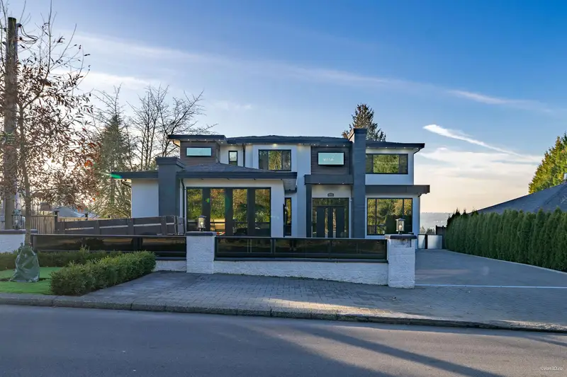 11229 136 STREET - photo 1 of 25