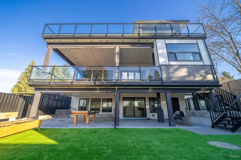 11229 136 STREET - photo 3 of 25