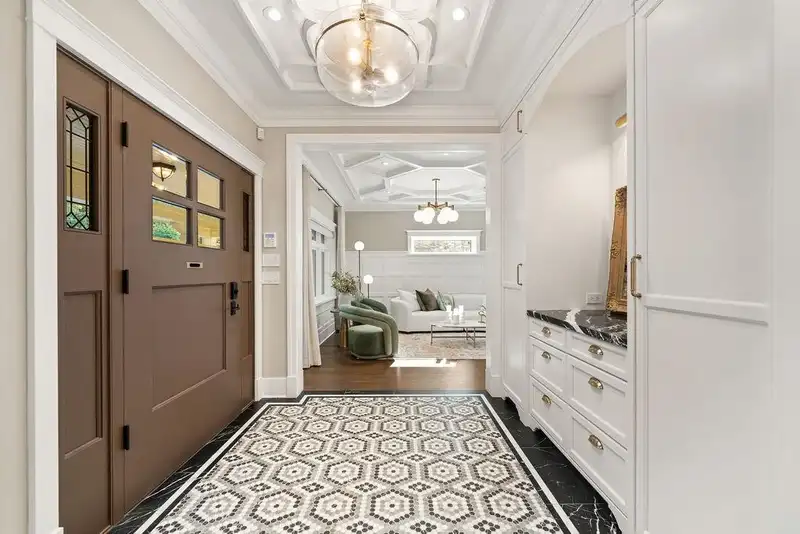 993 BROUGHTON STREET - photo 3 of 40
