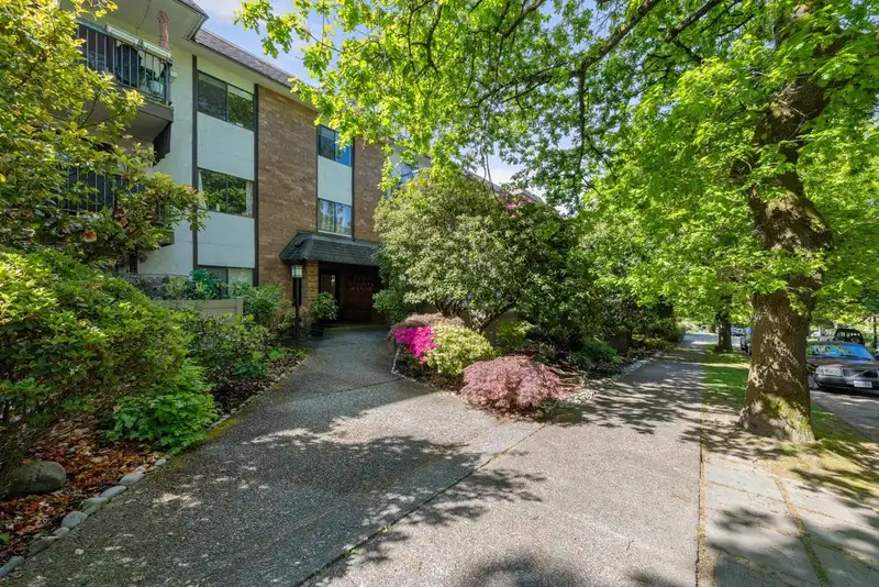 208 2320 TRINITY STREET - photo 1 of 34