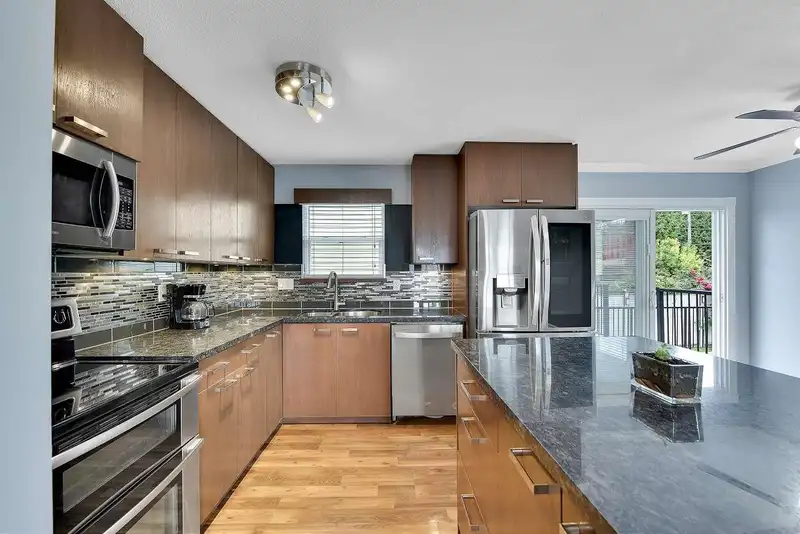 3396 JUNIPER CRESCENT - photo 2 of 40