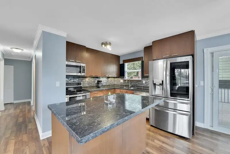 3396 JUNIPER CRESCENT - photo 3 of 40