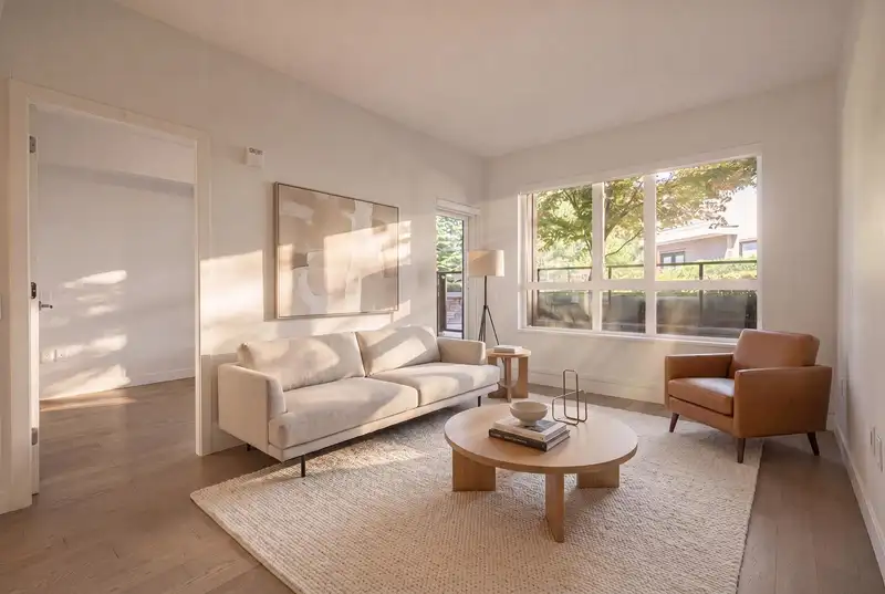 218 3220 CONNAUGHT CRESCENT - photo 2 of 22