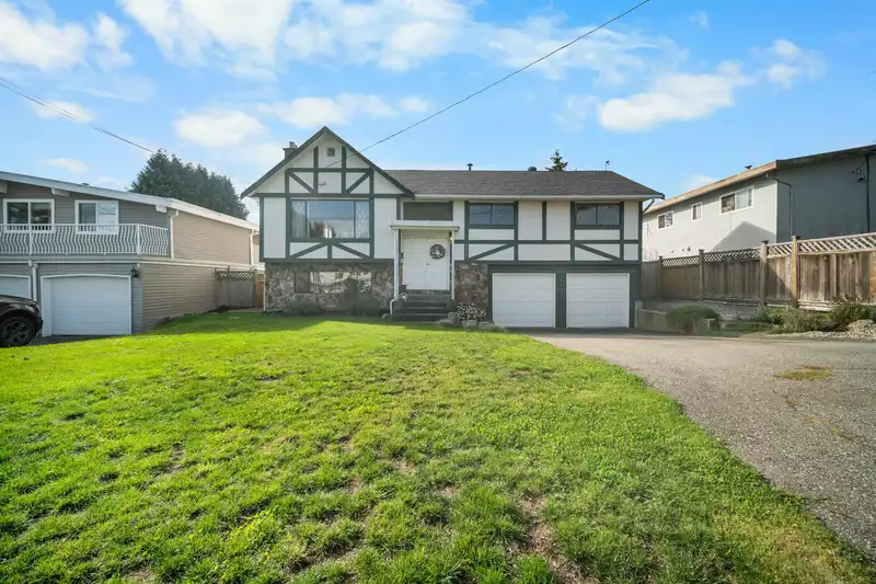 7737 116A STREET - photo 2 of 28