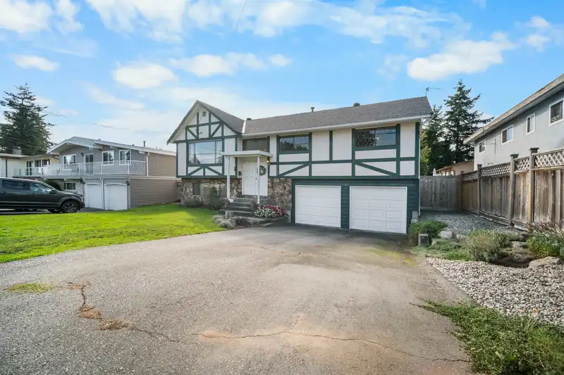 7737 116A STREET - photo 3 of 28