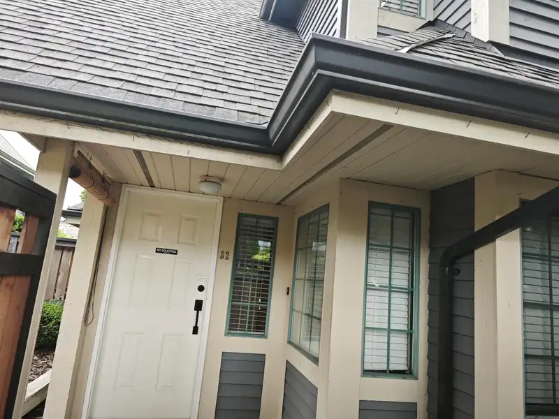 32 355 DUTHIE AVENUE - photo 4 of 20