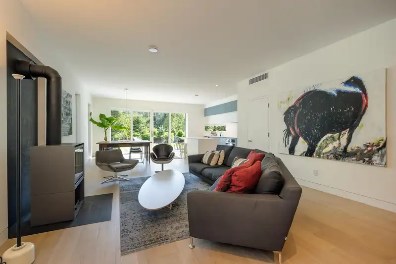 6187 EAGLE DRIVE - photo 3 of 36