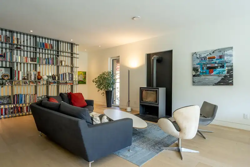 6187 EAGLE DRIVE - photo 4 of 36