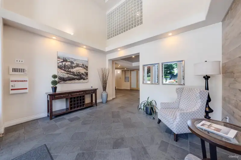 401 3280 PLATEAU BOULEVARD - photo 4 of 10