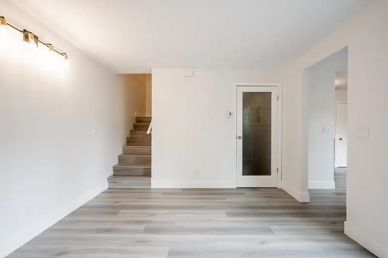 5 310 HIGHLAND WAY - photo 4 of 38