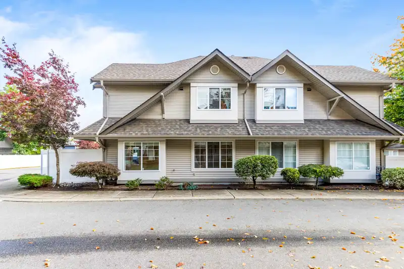 56 23085 118 AVENUE - photo 3 of 40