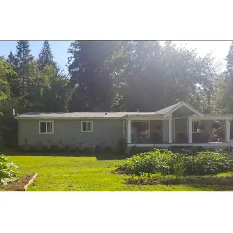 22150 79 AVENUE - photo 2 of 9