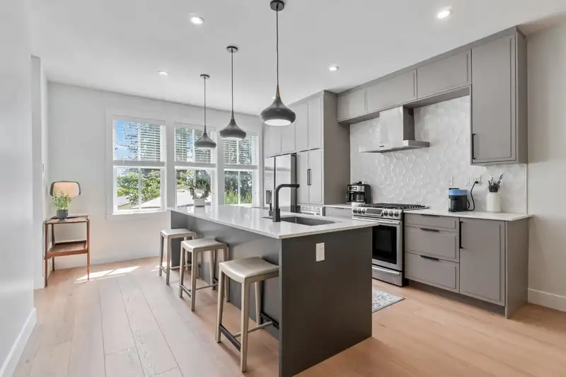 106 3416 QUEENSTON AVENUE - photo 1 of 32