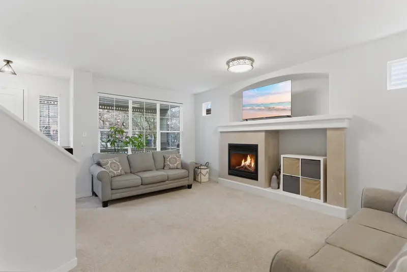 18468 66A AVENUE - photo 4 of 25