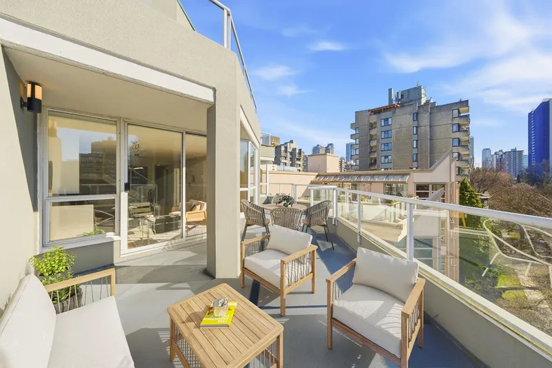 702 1771 NELSON STREET - photo 2 of 25