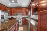 218 SEAVIEW DRIVE - thumbnail 11