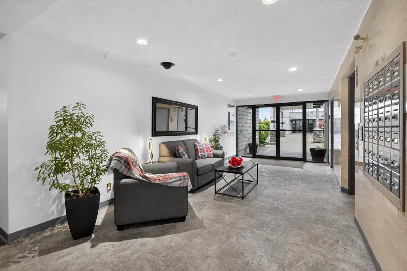 109 15272 19 AVENUE - photo 4 of 25