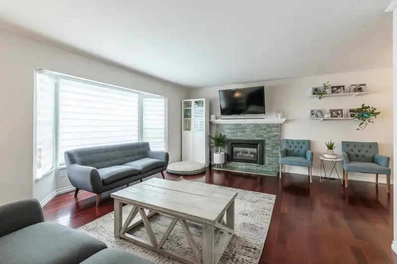 21214 89B AVENUE - photo 3 of 28