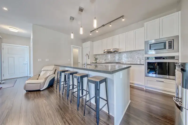71 10500 DELSOM CRESCENT - photo 4 of 30