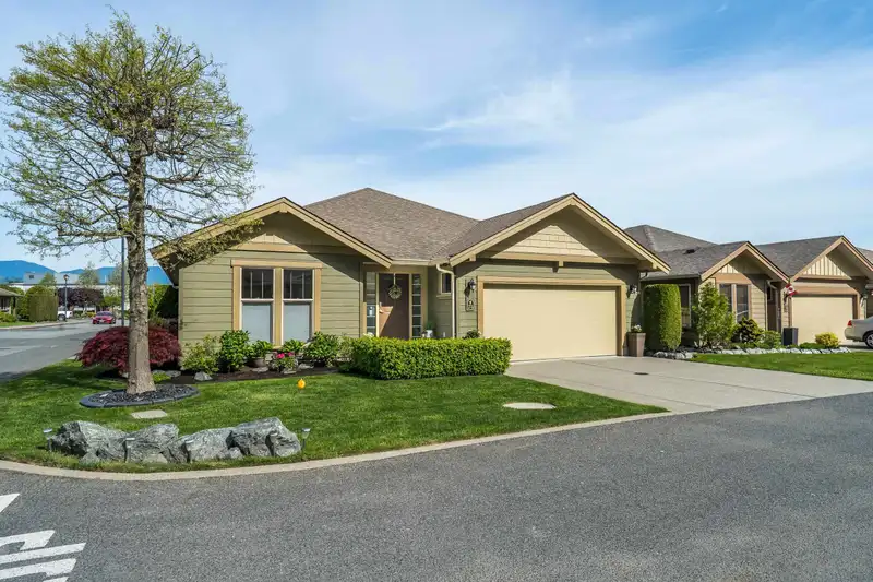 73 46000 THOMAS ROAD - photo 1 of 40