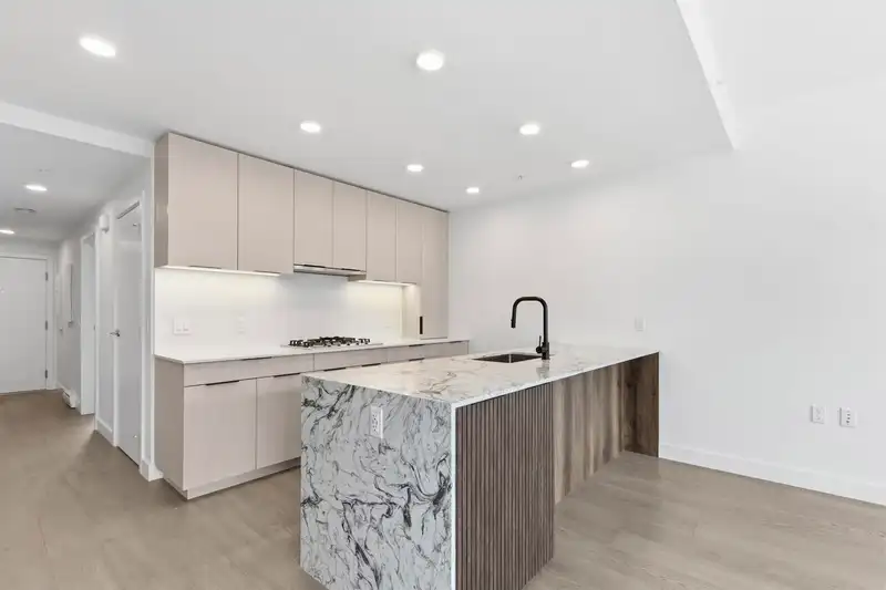 304 3590 W 39TH AVENUE - photo 3 of 29