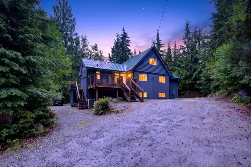 12271 POWELL STREET - photo 1 of 40