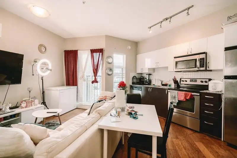 417 13728 108 AVENUE - photo 4 of 13