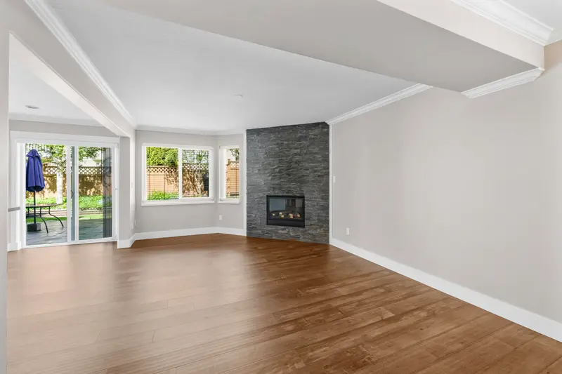 115 22515 116 AVENUE - photo 2 of 25