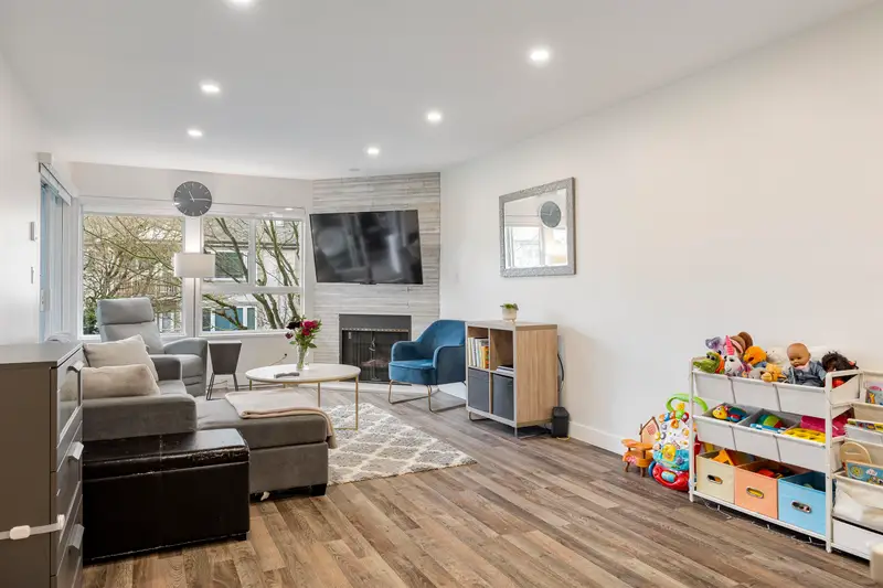 205 7465 SANDBORNE AVENUE - photo 3 of 25