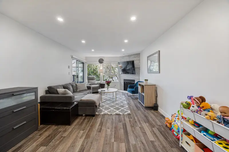 205 7465 SANDBORNE AVENUE - photo 4 of 25