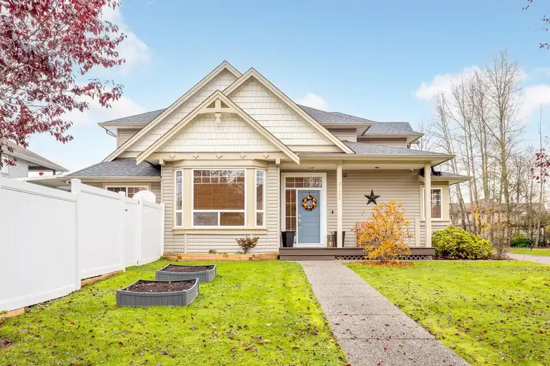 27243 27 AVENUE - photo 2 of 40
