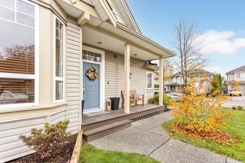 27243 27 AVENUE - photo 4 of 40