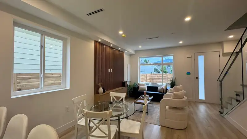 1 5779 CLARENDON STREET - photo 4 of 15