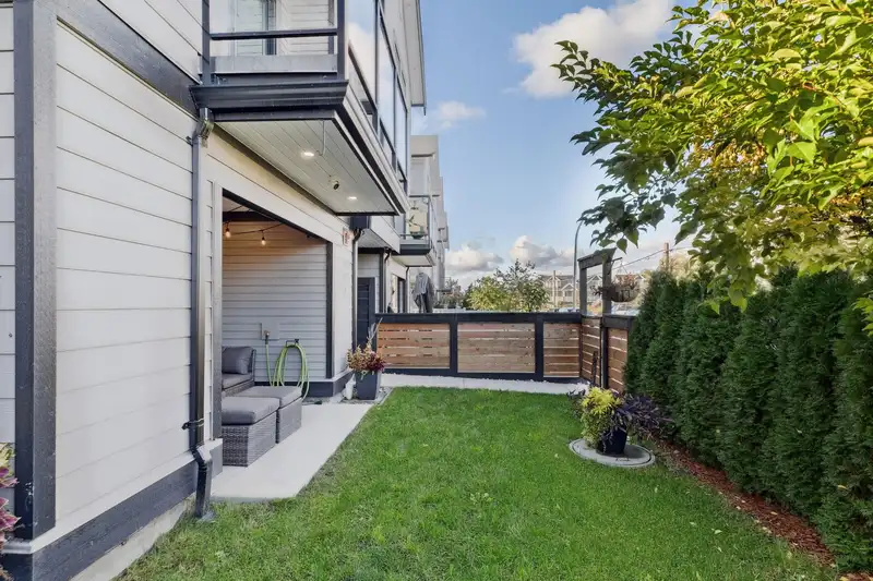 112 JARDINE STREET - photo 4 of 38