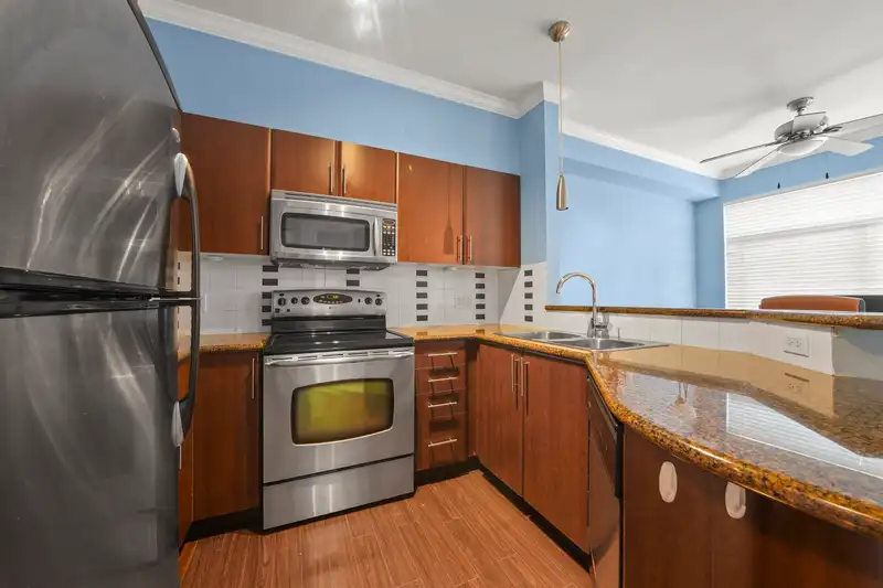 304 2330 WILSON AVENUE - photo 4 of 21