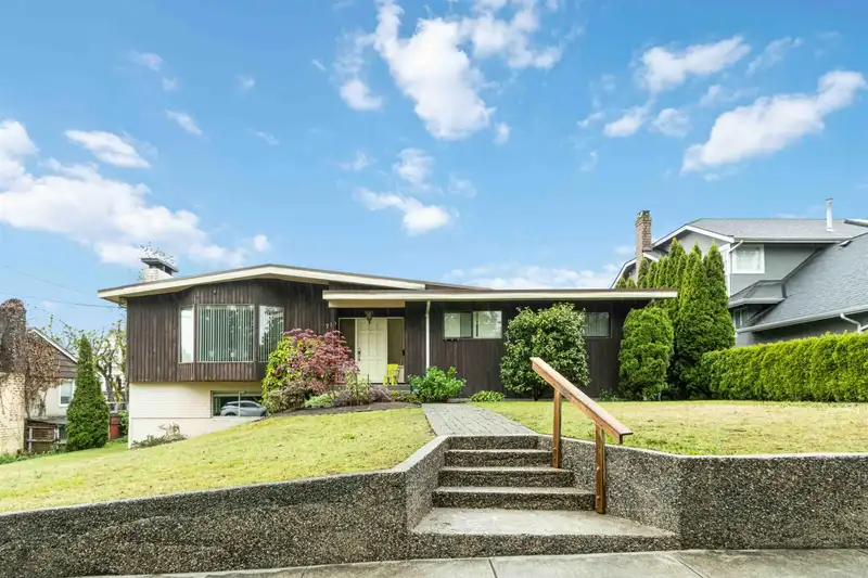 716 GUILTNER STREET - photo 1 of 40