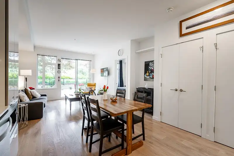 218 725 MARINE DRIVE - photo 4 of 28